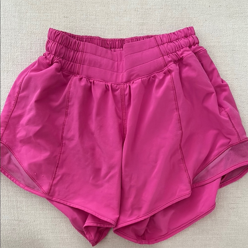 lululemon Sonic Pink Low Rise 4 inch Hottie Hots